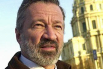 «¿De qué sirve innovar en medicamentos si la gente no puede acceder a ellos?» Germán Velásquez